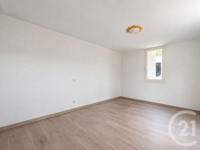 Maison &agrave; louer - 10 pi&egrave;ces - 287 m2 - Panazol - 87 - LIMOUSIN