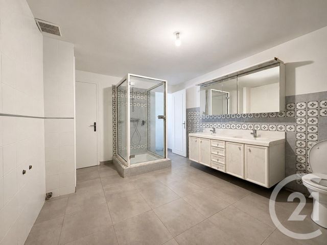 Maison &agrave; louer - 10 pi&egrave;ces - 287 m2 - Panazol - 87 - LIMOUSIN