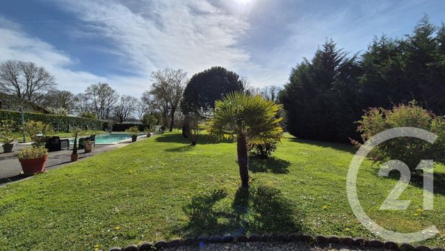 Maison à vendre - 5 pièces - 155 m2 - St Martin Le Chatel - 01 - RHONE-ALPES