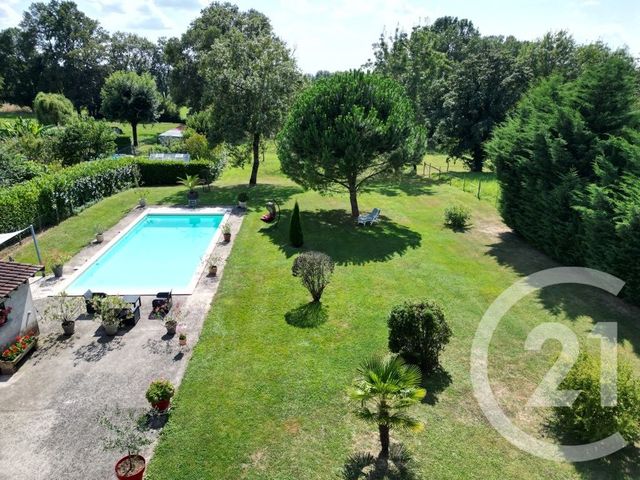 Maison à vendre - 5 pièces - 155 m2 - St Martin Le Chatel - 01 - RHONE-ALPES