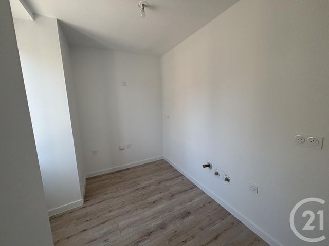 Appartement T3 &agrave; vendre - 3 pi&egrave;ces - 60 m2 - Cosse Le Vivien - 53 - PAYS-DE-LOIRE