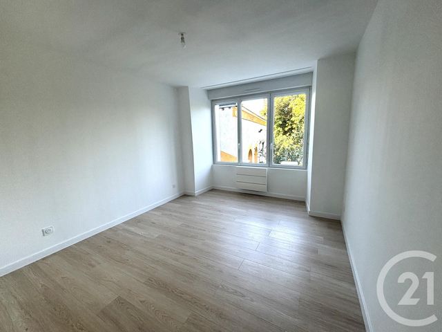 Appartement T3 &agrave; vendre - 3 pi&egrave;ces - 60 m2 - Cosse Le Vivien - 53 - PAYS-DE-LOIRE