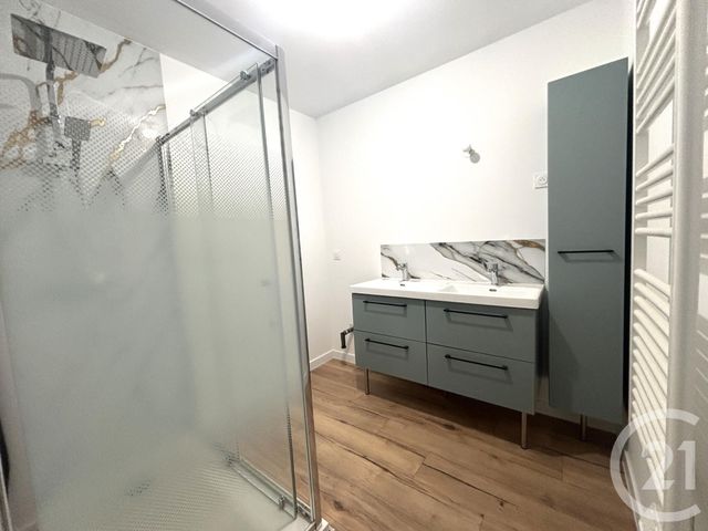 Appartement T3 &agrave; vendre - 3 pi&egrave;ces - 60 m2 - Cosse Le Vivien - 53 - PAYS-DE-LOIRE