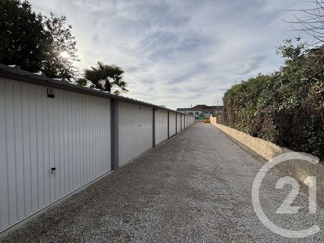 Parking &agrave; vendre - 210 m2 - Pont De Cheruy - 38 - RHONE-ALPES