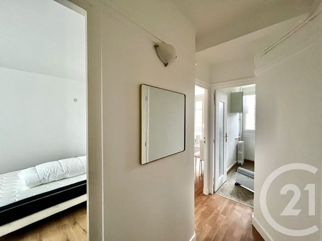 Appartement F2 à louer - 2 pièces - 33,27 m2 - Vanves - 92 - ILE-DE-FRANCE