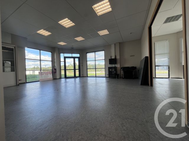 Local commercial à louer - 122.0 m2 - 24 - Dordogne