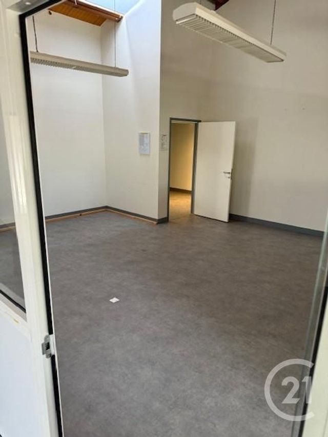 Bureaux à louer - 120.0 m2 - 24 - Dordogne