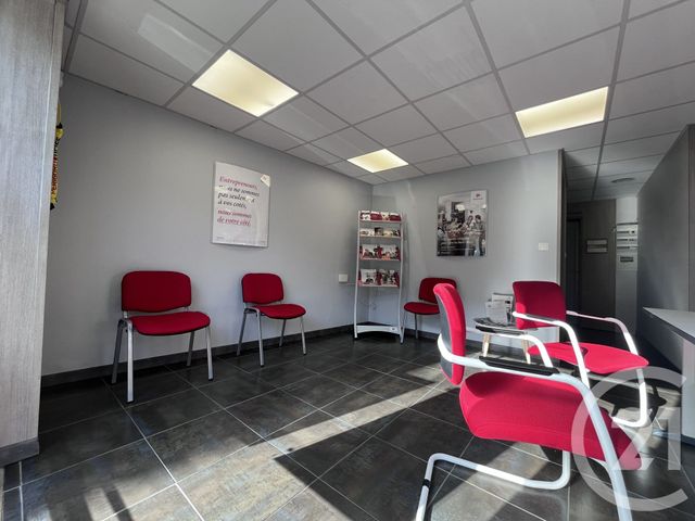 Bureaux à louer - 78.0 m2 - 24 - Dordogne