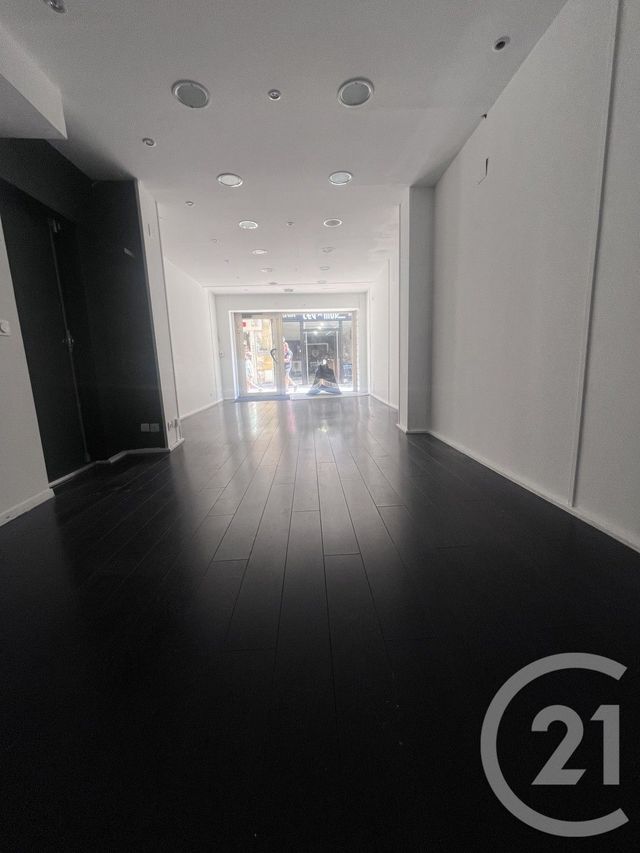 Local commercial à louer - 33.0 m2 - 24 - Dordogne