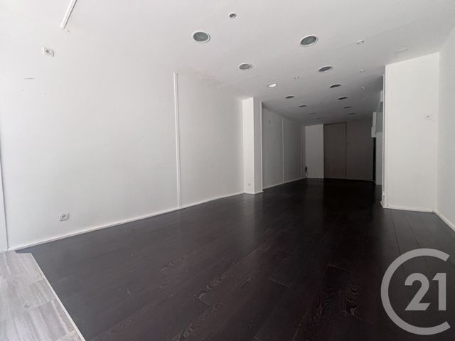 Local commercial à louer - 33.0 m2 - 24 - Dordogne