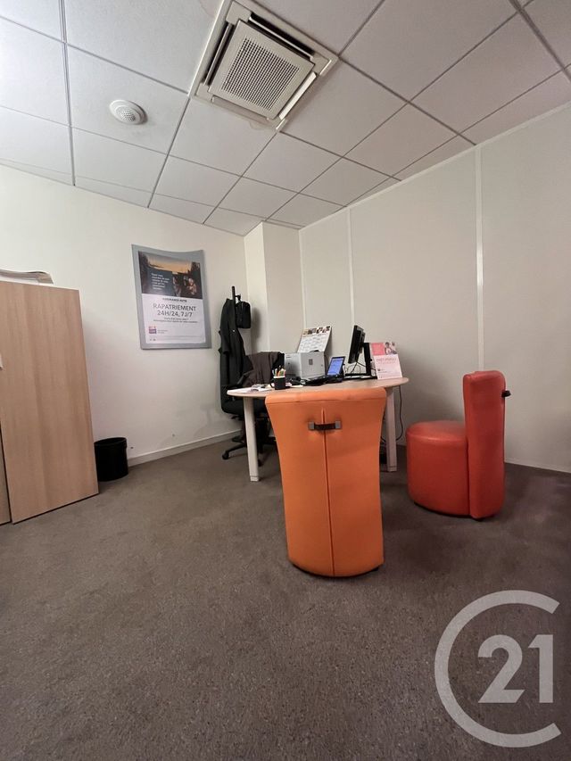 Local commercial à louer - 141.0 m2 - 24 - Dordogne