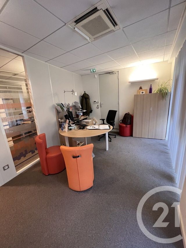 Local commercial à louer - 141.0 m2 - 24 - Dordogne