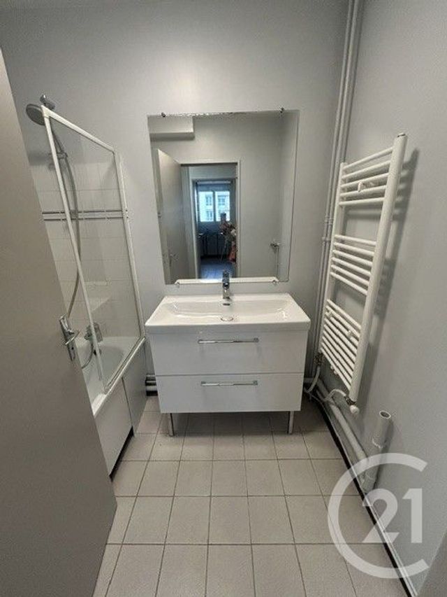 Appartement F2 &agrave; louer - 2 pi&egrave;ces - 46,69 m2 - Chilly Mazarin - 91 - ILE-DE-FRANCE