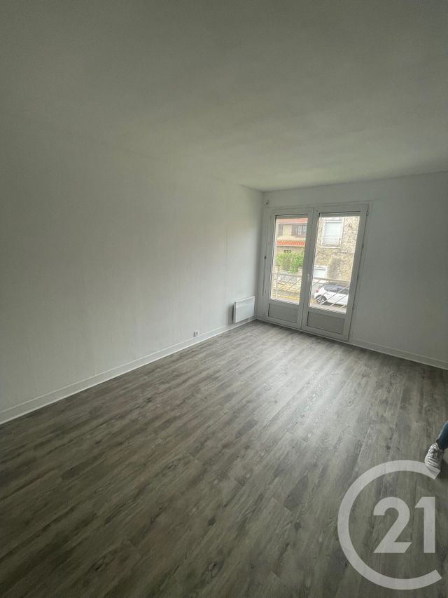 Appartement Studio &agrave; louer - 1 pi&egrave;ce - 24,25 m2 - Savigny Sur Orge - 91 - ILE-DE-FRANCE