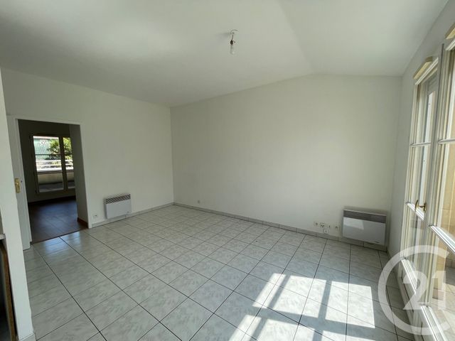 Appartement F2 &agrave; louer - 2 pi&egrave;ces - 42,81 m2 - Savigny Sur Orge - 91 - ILE-DE-FRANCE