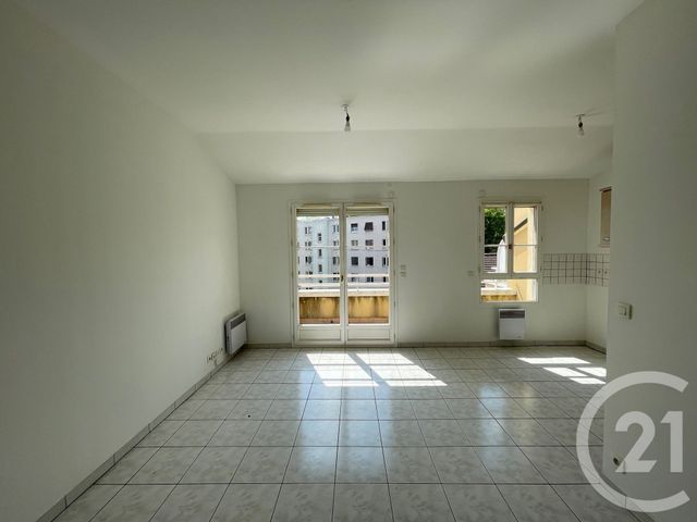 Appartement F2 &agrave; louer - 2 pi&egrave;ces - 42,81 m2 - Savigny Sur Orge - 91 - ILE-DE-FRANCE