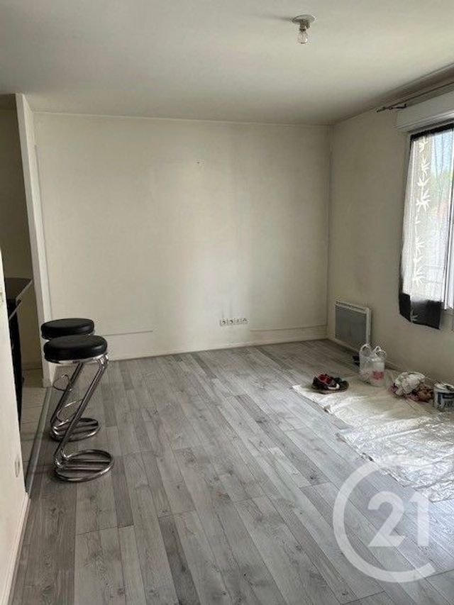 Appartement &agrave; louer - 2 pi&egrave;ces - 37,83 m2 - Corbeil Essonnes - 91 - ILE-DE-FRANCE