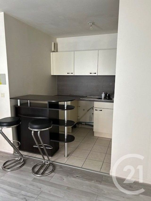 Appartement &agrave; louer - 2 pi&egrave;ces - 37,83 m2 - Corbeil Essonnes - 91 - ILE-DE-FRANCE