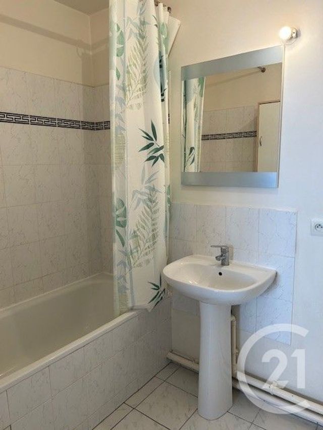 Appartement &agrave; louer - 2 pi&egrave;ces - 37,83 m2 - Corbeil Essonnes - 91 - ILE-DE-FRANCE