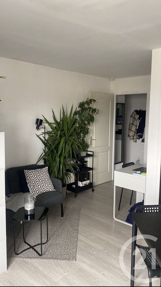 Appartement F1 &agrave; louer - 1 pi&egrave;ce - 28,60 m2 - Gif Sur Yvette - 91 - ILE-DE-FRANCE