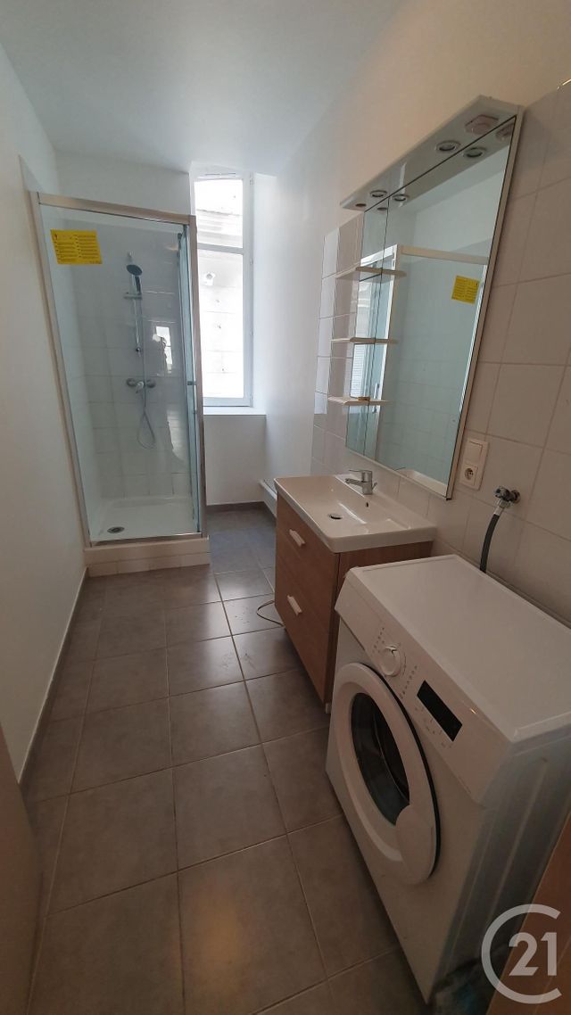 Appartement F3 &agrave; louer - 3 pi&egrave;ces - 69,80 m2 - Avignon - 84 - PROVENCE-ALPES-COTE-D-AZUR