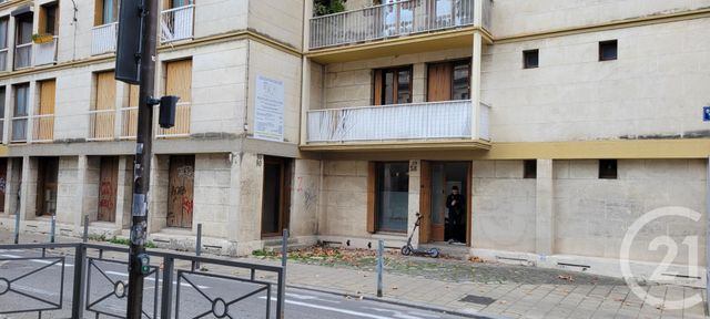 Bureaux à louer - 87.0 m2 - 84 - Vaucluse