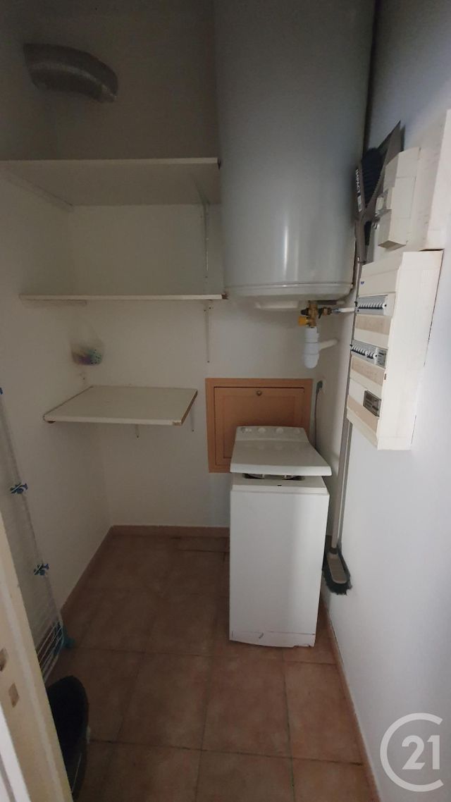 Appartement F2 &agrave; louer - 2 pi&egrave;ces - 45,14 m2 - Roquemaure - 30 - LANGUEDOC-ROUSSILLON