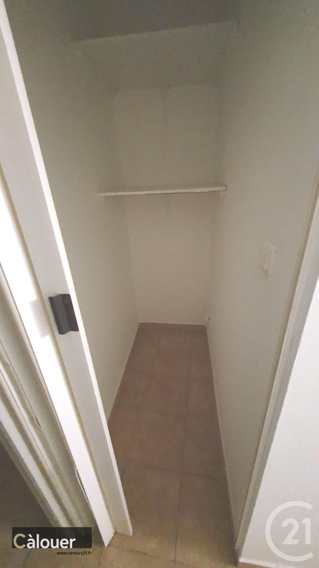 Appartement F2 &agrave; louer - 2 pi&egrave;ces - 45,14 m2 - Roquemaure - 30 - LANGUEDOC-ROUSSILLON