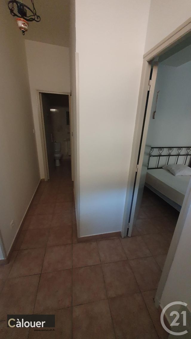 Appartement F2 &agrave; louer - 2 pi&egrave;ces - 45,14 m2 - Roquemaure - 30 - LANGUEDOC-ROUSSILLON
