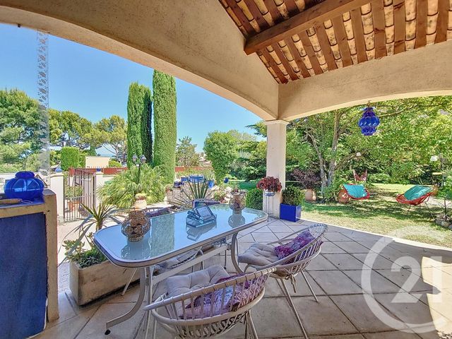 Maison à vendre - 5 pièces - 140 m2 - St Saturnin Les Avignon - 84 - PROVENCE-ALPES-COTE-D-AZUR
