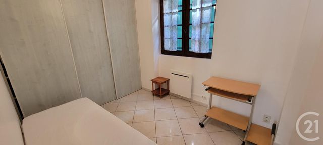 Appartement F3 &agrave; louer - 3 pi&egrave;ces - 54,10 m2 - Roquemaure - 30 - LANGUEDOC-ROUSSILLON