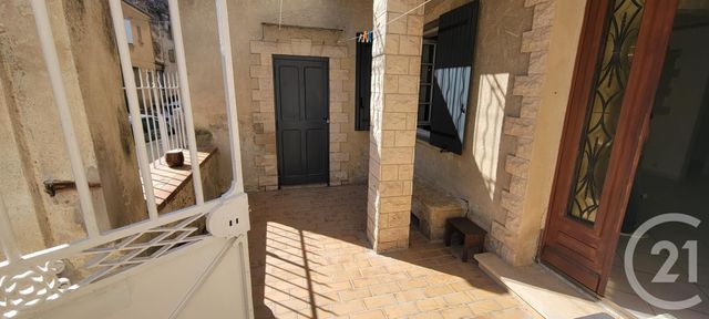Appartement F3 &agrave; louer - 3 pi&egrave;ces - 54,10 m2 - Roquemaure - 30 - LANGUEDOC-ROUSSILLON