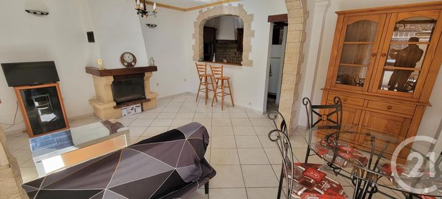 Appartement F3 &agrave; louer - 3 pi&egrave;ces - 54,10 m2 - Roquemaure - 30 - LANGUEDOC-ROUSSILLON