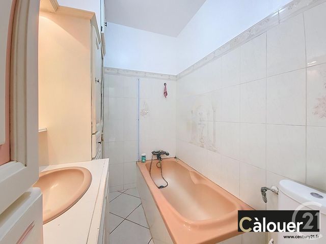 Appartement F3 &agrave; louer - 3 pi&egrave;ces - 54,10 m2 - Roquemaure - 30 - LANGUEDOC-ROUSSILLON