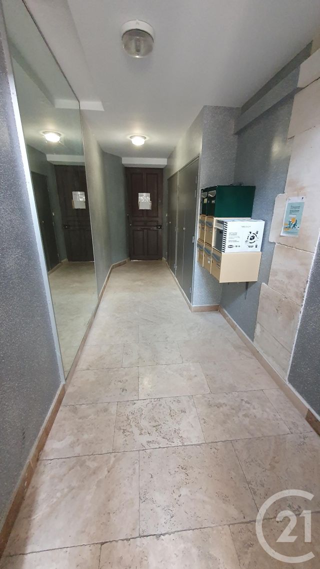 Appartement F3 à louer - 3 pièces - 66,80 m2 - Avignon - 84 - PROVENCE-ALPES-COTE-D-AZUR