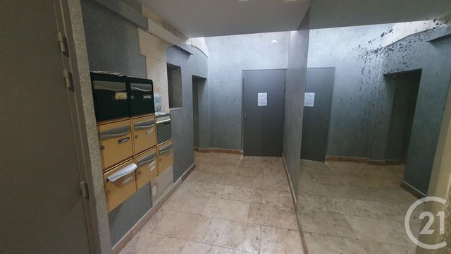 Appartement F3 à louer - 3 pièces - 66,80 m2 - Avignon - 84 - PROVENCE-ALPES-COTE-D-AZUR