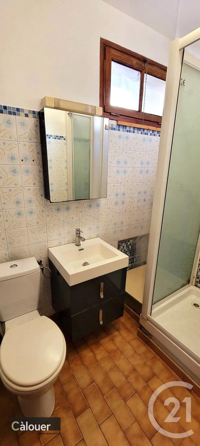 Appartement F2 &agrave; louer - 2 pi&egrave;ces - 27 m2 - Roquemaure - 30 - LANGUEDOC-ROUSSILLON