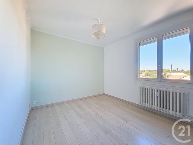 Appartement T4 &agrave; vendre - 4 pi&egrave;ces - 90,96 m2 - Villeneuve Les Avignon - 30 - LANGUEDOC-ROUSSILLON