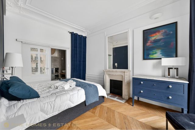 Appartement T4 à vendre - 4 pièces - 82 m2 - Paris - 75006 - ILE-DE-FRANCE