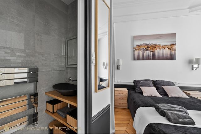 Appartement T4 à vendre - 4 pièces - 82 m2 - Paris - 75006 - ILE-DE-FRANCE