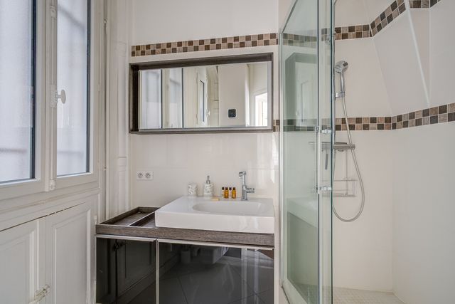 Appartement F3 &agrave; louer - 3 pi&egrave;ces - 62,79 m2 - Paris - 75006 - ILE-DE-FRANCE