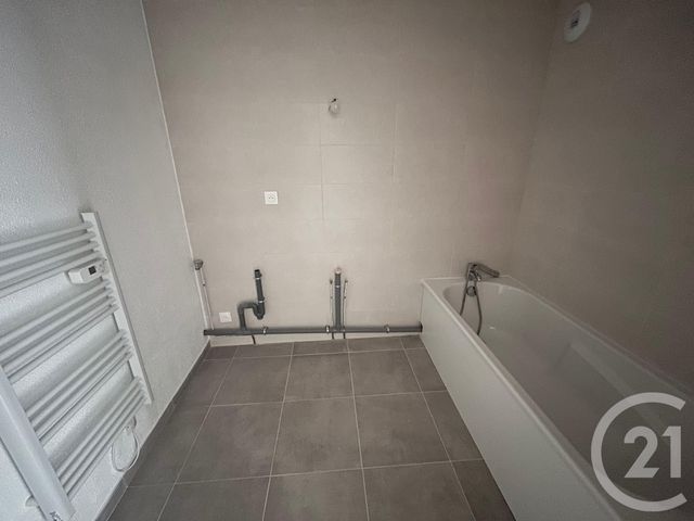Appartement T3 &agrave; louer - 3 pi&egrave;ces - 76 m2 - Gennes - 25 - FRANCHE-COMTE