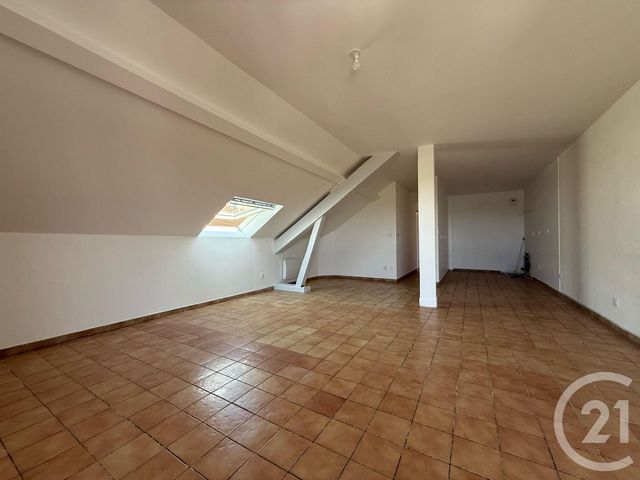 Appartement T3 &agrave; louer - 3 pi&egrave;ces - 76 m2 - Gennes - 25 - FRANCHE-COMTE