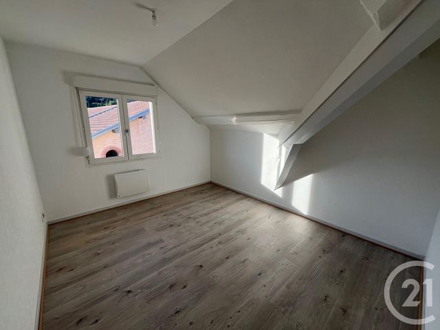 Appartement T3 &agrave; louer - 3 pi&egrave;ces - 76 m2 - Gennes - 25 - FRANCHE-COMTE