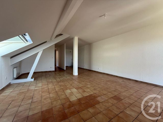 Appartement T3 &agrave; louer - 3 pi&egrave;ces - 76 m2 - Gennes - 25 - FRANCHE-COMTE