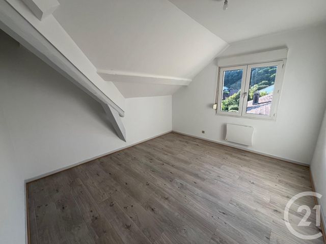 Appartement T3 &agrave; louer - 3 pi&egrave;ces - 76 m2 - Gennes - 25 - FRANCHE-COMTE