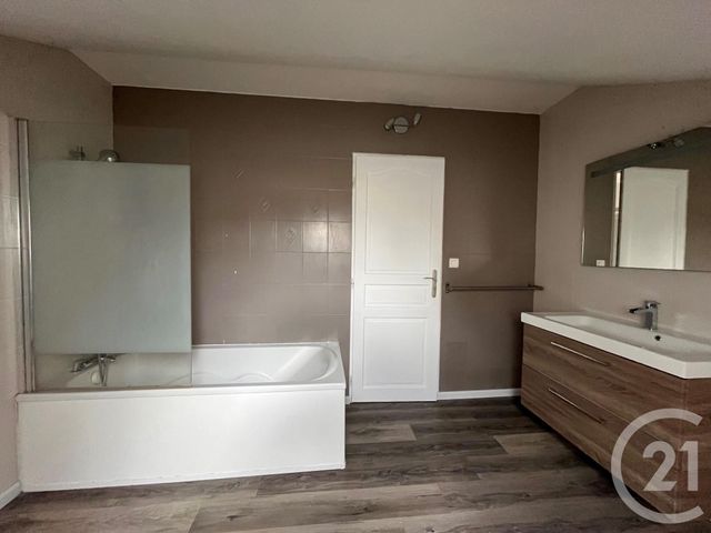 Appartement T3 &agrave; louer - 3 pi&egrave;ces - 62,85 m2 - Saone - 25 - FRANCHE-COMTE
