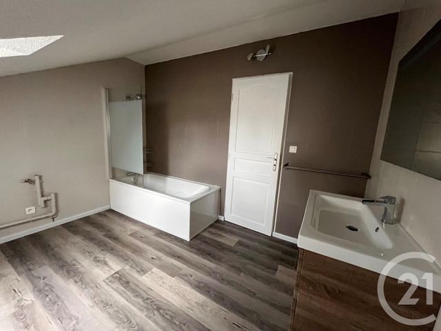 Appartement T3 &agrave; louer - 3 pi&egrave;ces - 62,85 m2 - Saone - 25 - FRANCHE-COMTE