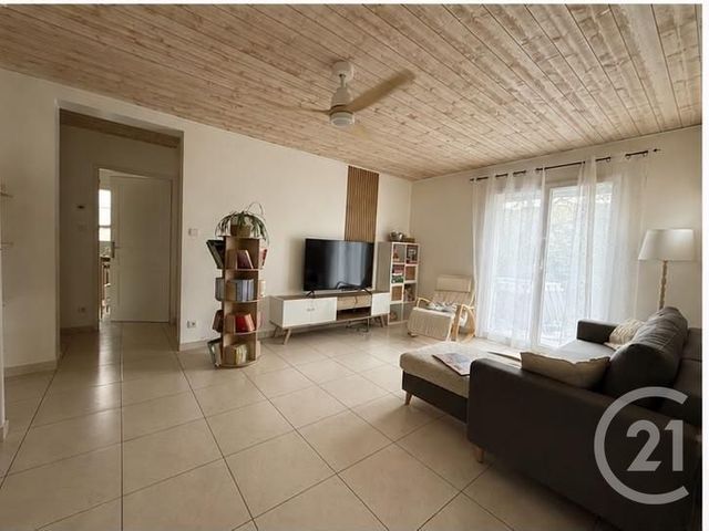 Appartement F4 &agrave; louer - 4 pi&egrave;ces - 118 m2 - Le Gratteris - 25 - FRANCHE-COMTE