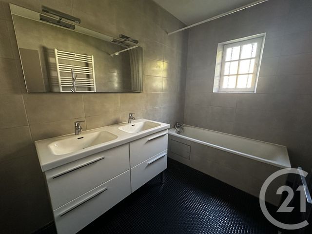 Maison &agrave; louer - 6 pi&egrave;ces - 203,26 m2 - St Medard En Jalles - 33 - AQUITAINE